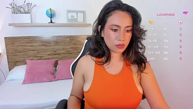 Snapshot of ally_muller_ chatting on 02-26-25, 10:53 ally muller online show from 02-26-25, 10:53