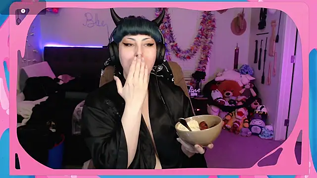 CirqueNoirBlu online show from 03-04-26, 02:06