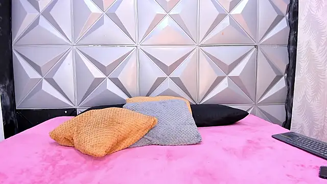 SofiAndNicol online show from 03-05-26, 11:06