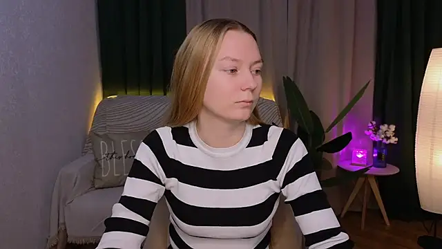 CarolynCohen   online show from 12-05-24, 01:47