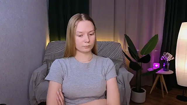 CarolynCohen   online show from 02-18-25, 08:16