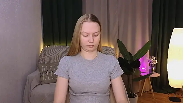 CarolynCohen   online show from 03-03-25, 02:15