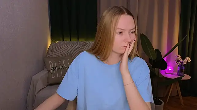 CarolynCohen   online show from 03-09-25, 01:56