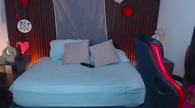 lizowenn  online show from 02-21-25, 12:28