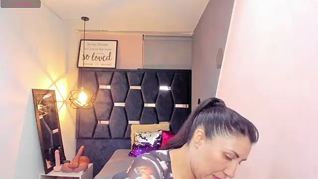 GiaFox  online show from 10-10-25, 03:27