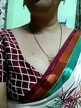 Snapshot of Rosy-B chatting on 12-14-24, 01:28 Rosy-B online show from 12-14-24, 01:28