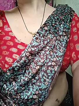 Snapshot of Rosy-B chatting on 05-15-26, 11:56 Rosy-B online show from 05-15-26, 11:56