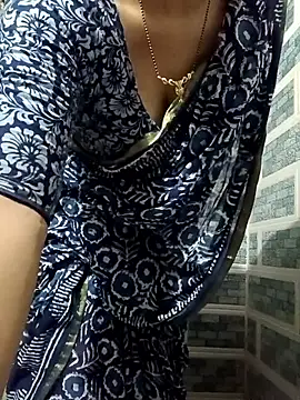 Snapshot of Rosy-B chatting on 05-19-26, 09:54 Rosy-B online show from 05-19-26, 09:54