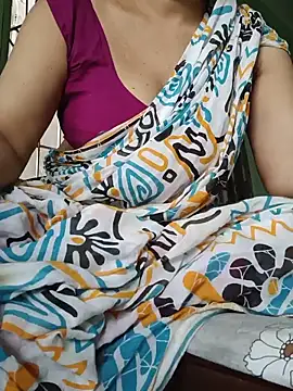 Snapshot of Rosy-B chatting on 06-04-26, 12:11 Rosy-B online show from 06-04-26, 12:11