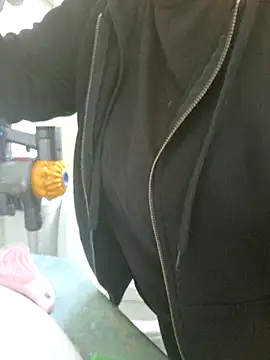 Snapshot of Off_the_Lesh chatting on 10-02-25, 09:22 Off the Lesh online show from 10-02-25, 09:22