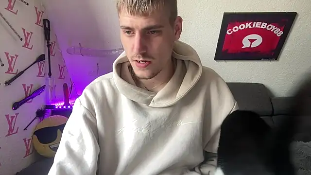 Cookieboy88 online show from 04-16-26, 07:09
