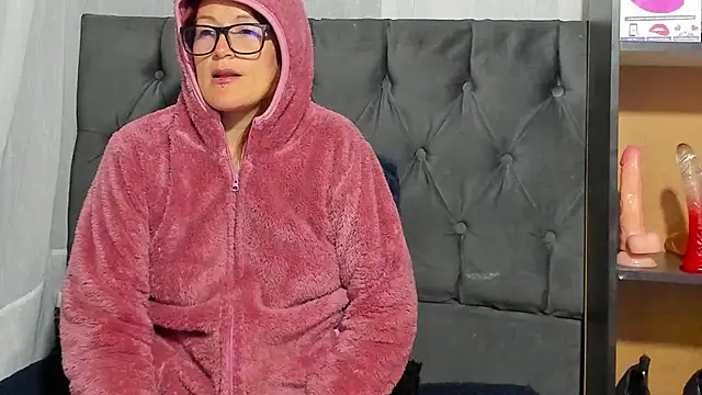Snapshot of amberr34 chatting on 02-23-25, 06:49 amberr34 online show from 02-23-25, 06:49
