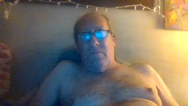 Snapshot of hornyrich69 chatting on 01-11-25, 05:52 hornyrich69 online show from 01-11-25, 05:52