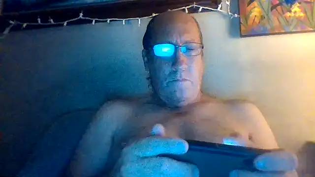 Snapshot of hornyrich69 chatting on 09-18-25, 03:30 hornyrich69 online show from 09-18-25, 03:30