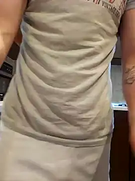 Snapshot of Aian09 chatting on 03-23-25, 01:42 Aian09 online show from 03-23-25, 01:42