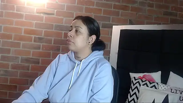 salome  hills1 online show from 01-14-25, 02:32