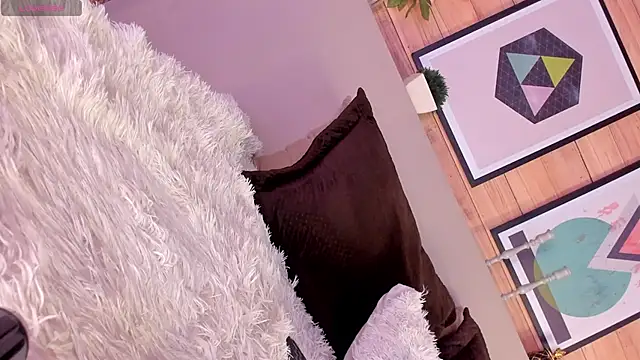 Snapshot of IzzyWild chatting on 02-25-25, 02:44 IzzyWild online show from 02-25-25, 02:44