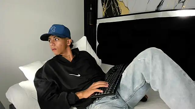 dikey 62 online show from 12-12-24, 01:21