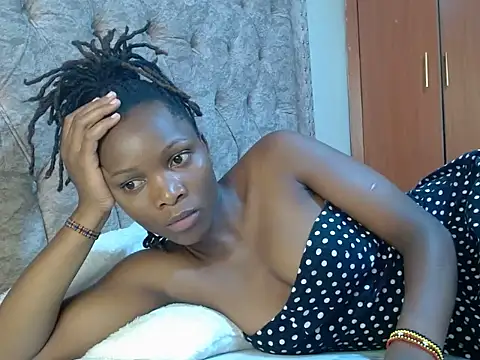 Snapshot of Naughty_Girl17 chatting on 02-13-25, 07:24 Naughty Girl17 online show from 02-13-25, 07:24