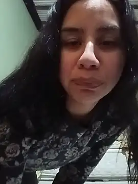 Snapshot of Michellluxo chatting on 06-15-26, 09:28 Michellluxo online show from 06-15-26, 09:28