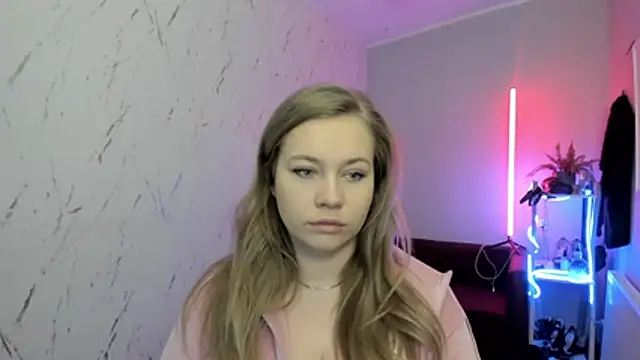 holly xglam online show from 01-09-26, 08:43