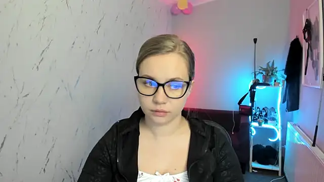 holly xglam online show from 02-19-26, 07:43