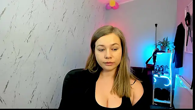 holly xglam online show from 02-24-26, 09:13