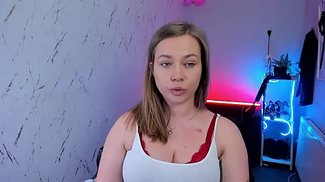 holly xglam online show from 03-10-26, 07:19