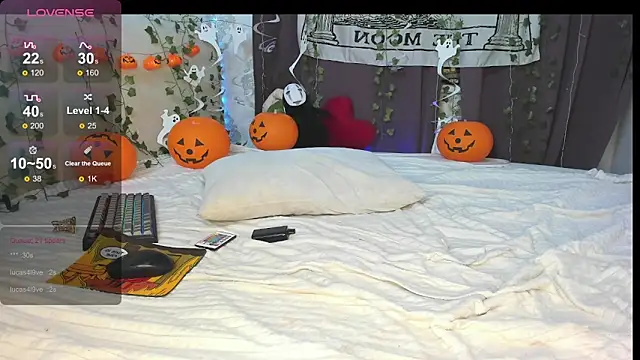 SophiaRyder online show from 10-31-25, 01:17