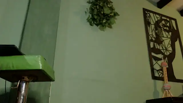 Snapshot of thirstymoonxx chatting on 03-15-25, 04:24 thirstymoonxx online show from 03-15-25, 04:24