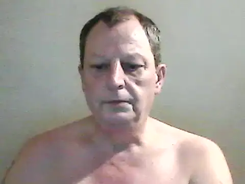 Snapshot of chubbybear2cum chatting on 02-21-25, 12:27 chubbybear2cum online show from 02-21-25, 12:27