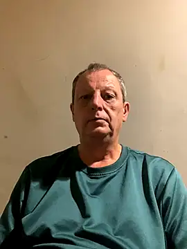 Snapshot of chubbybear2cum chatting on 09-29-25, 05:07 chubbybear2cum online show from 09-29-25, 05:07