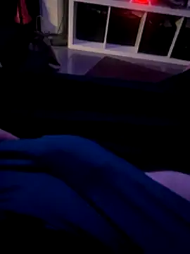 smallred12369 online show from 12-05-25, 04:21