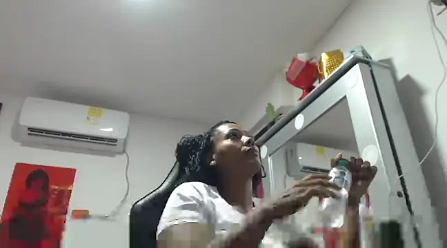 Snapshot of CandyBlackFunXXX chatting on 03-11-25, 05:46 CandyBlackFunXXX online show from 03-11-25, 05:46