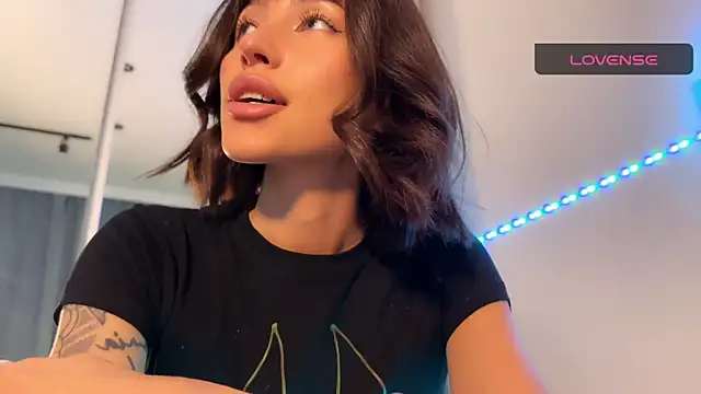 ellie miu online show from 11-20-25, 08:08