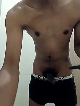 Snapshot of JerryJerome01 chatting on 03-21-25, 06:51 JerryJerome01 online show from 03-21-25, 06:51