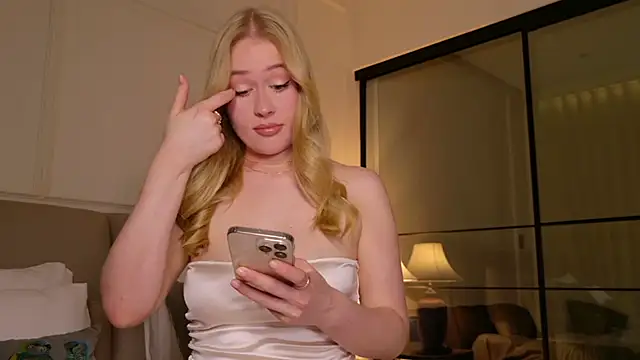 JuliaJaee online show from 11-27-25, 02:19