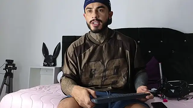 john cartter1 online show from 02-15-25, 11:06