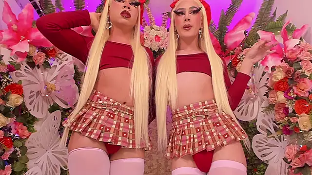 Snapshot of AlisonSharon chatting on 02-15-25, 05:51 AlisonSharon online show from 02-15-25, 05:51