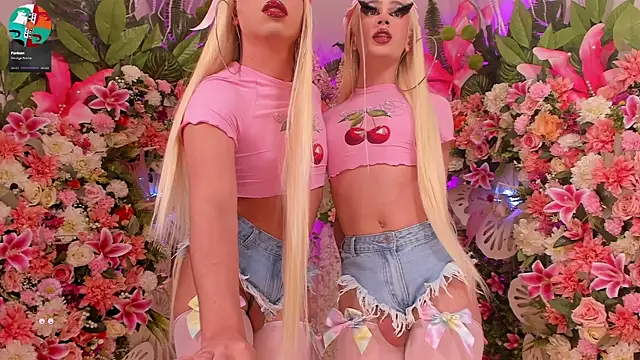 Snapshot of AlisonSharon chatting on 03-10-25, 02:28 AlisonSharon online show from 03-10-25, 02:28