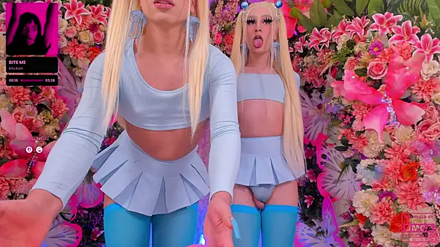 Snapshot of AlisonSharon chatting on 10-19-25, 03:29 AlisonSharon online show from 10-19-25, 03:29