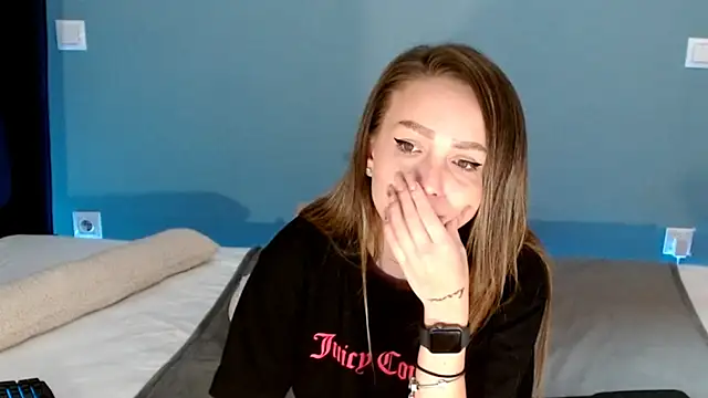 Snapshot of AnnaMaee chatting on 01-11-25, 04:48 AnnaMaee online show from 01-11-25, 04:48