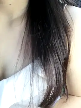 Snapshot of _Linez_ chatting on 09-28-25, 09:09  Linez  online show from 09-28-25, 09:09