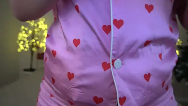 MagicPeachh  online show from 01-10-25, 06:42