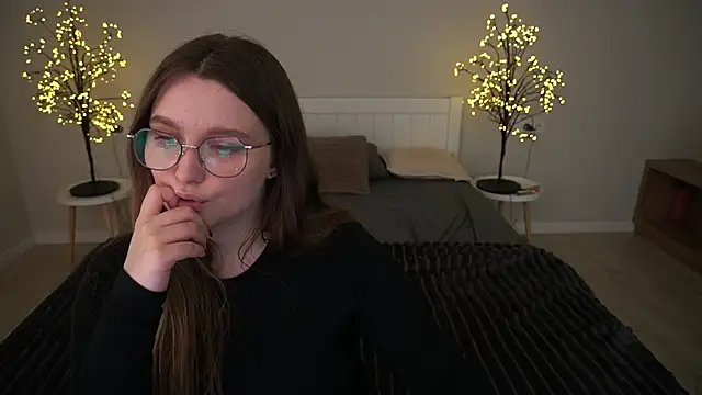 MagicPeachh  online show from 10-06-25, 12:35