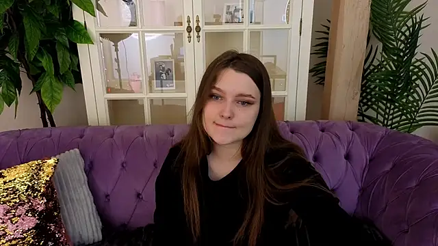 MagicPeachh  online show from 04-07-26, 01:00