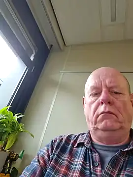 andrejoyfull64 online show from 01-06-25, 12:57