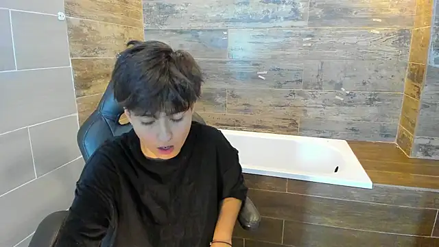 Snapshot of Bryce_Evans chatting on 02-23-25, 03:40 Bryce Evans online show from 02-23-25, 03:40