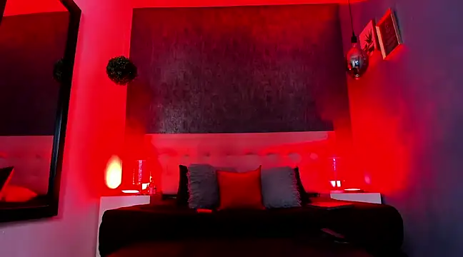 Snapshot of Bella_salvatore chatting on 12-21-24, 08:10 Bella salvatore online show from 12-21-24, 08:10