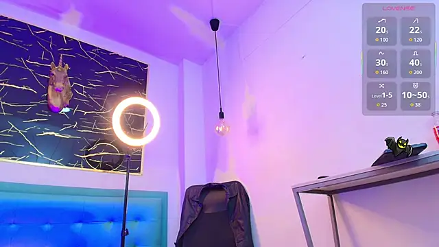 Snapshot of Bella_salvatore chatting on 11-30-25, 05:55 Bella salvatore online show from 11-30-25, 05:55